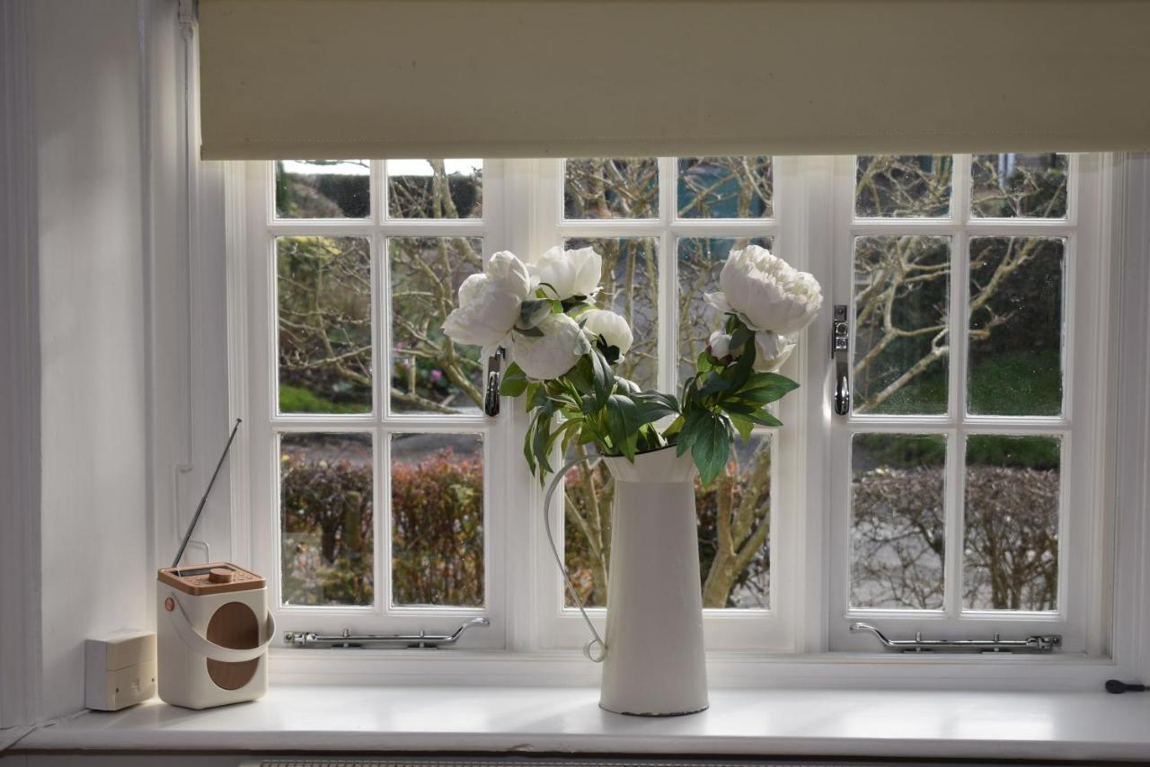 Pett Rose Mullion Cottage מראה חיצוני תמונה