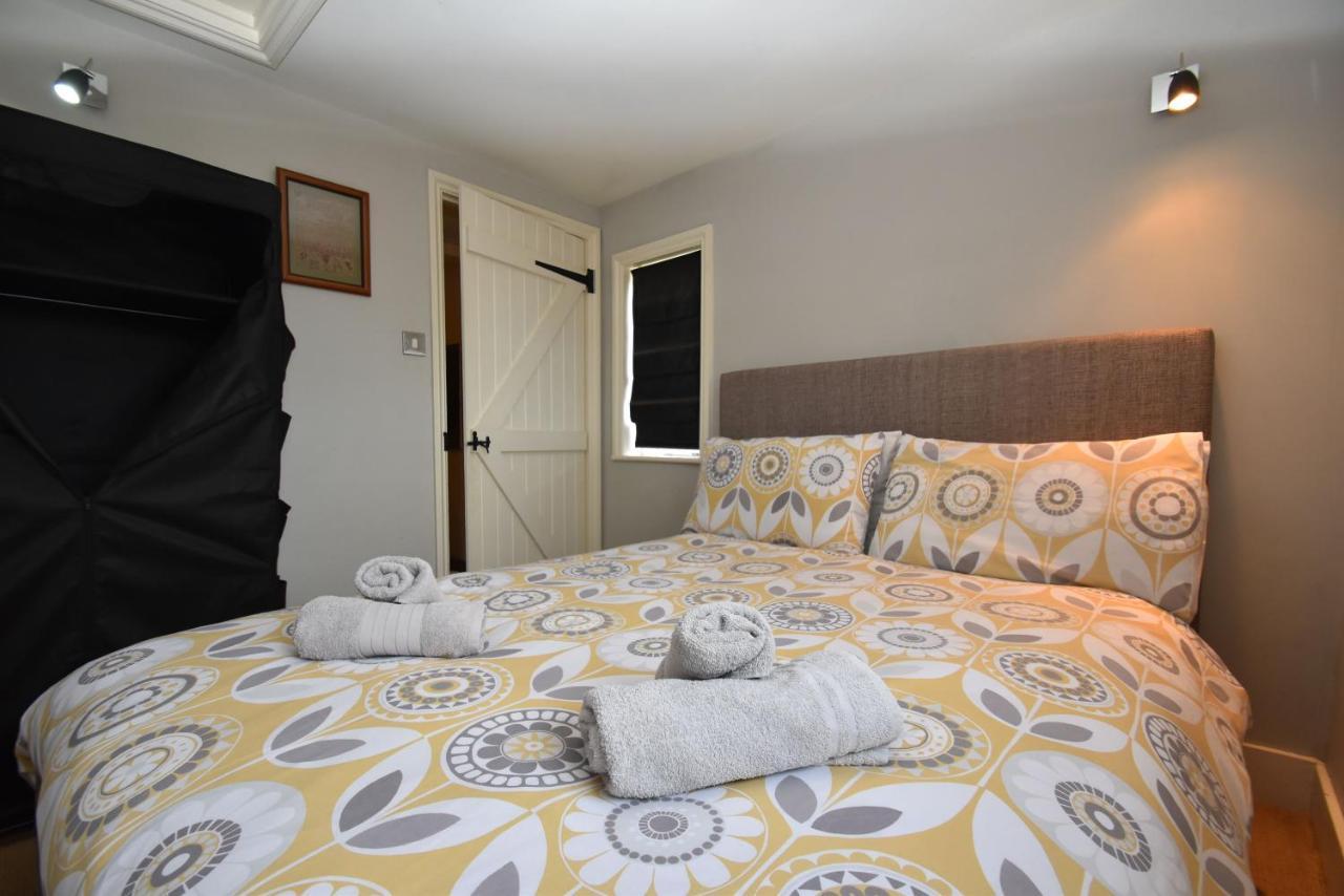 Pett Rose Mullion Cottage מראה חיצוני תמונה
