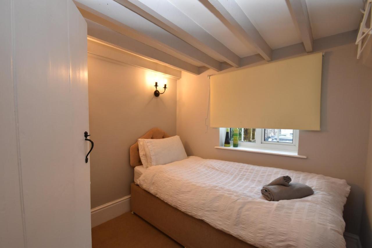 Pett Rose Mullion Cottage מראה חיצוני תמונה