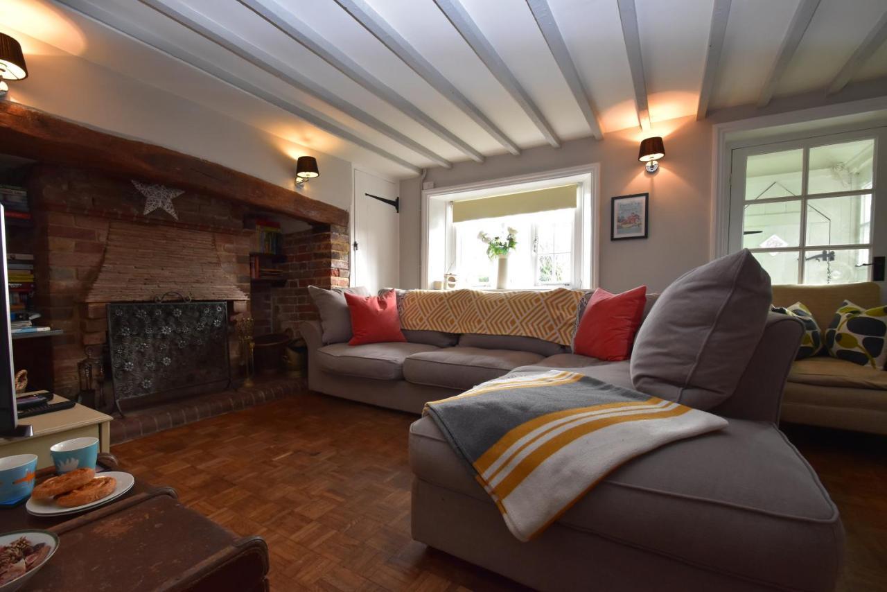 Pett Rose Mullion Cottage מראה חיצוני תמונה